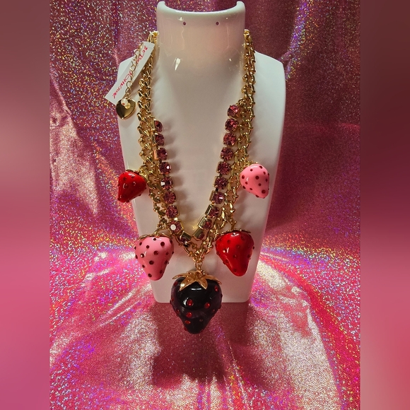 Betsey Johnson Strawberry necklace! - Picture 9 of 10